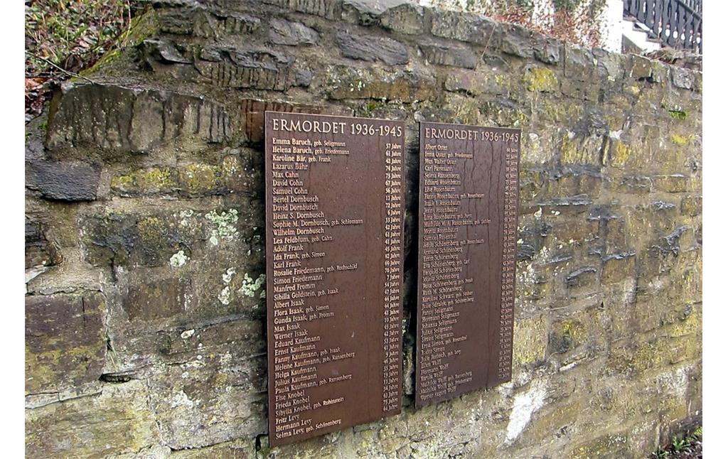 Gedenktafeln für jüdische Opfer der NS-Herrschaft an der ehemaligen Synagoge Hennef-Geistingen (2013)