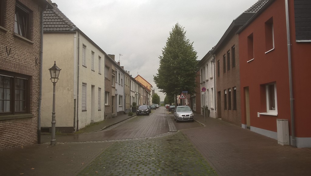 Die Oberstraße in Griethausen bei Kleve (2015).