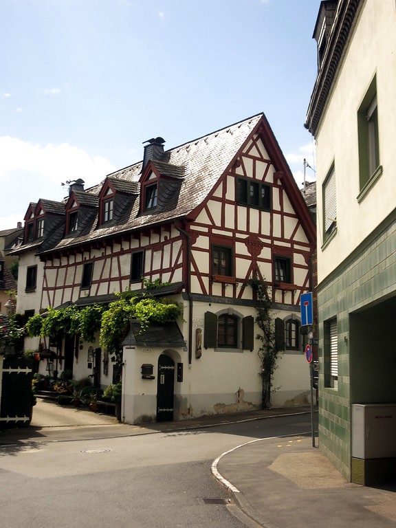 Fachwerkhaus in der Trierer Straße in Koblenz-Metternich, ein ehemaliges Gasthaus mit Posthalterei (2014).