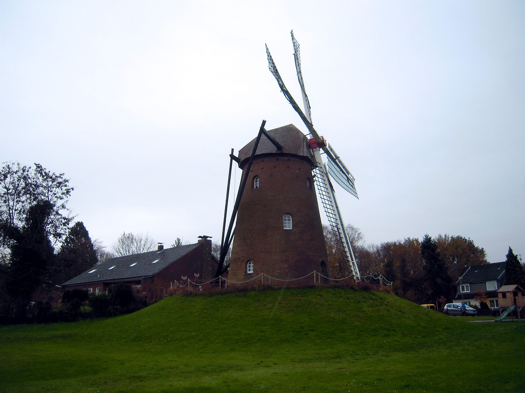 Ansicht der Mühle auf dem Möllenbölt (2015).