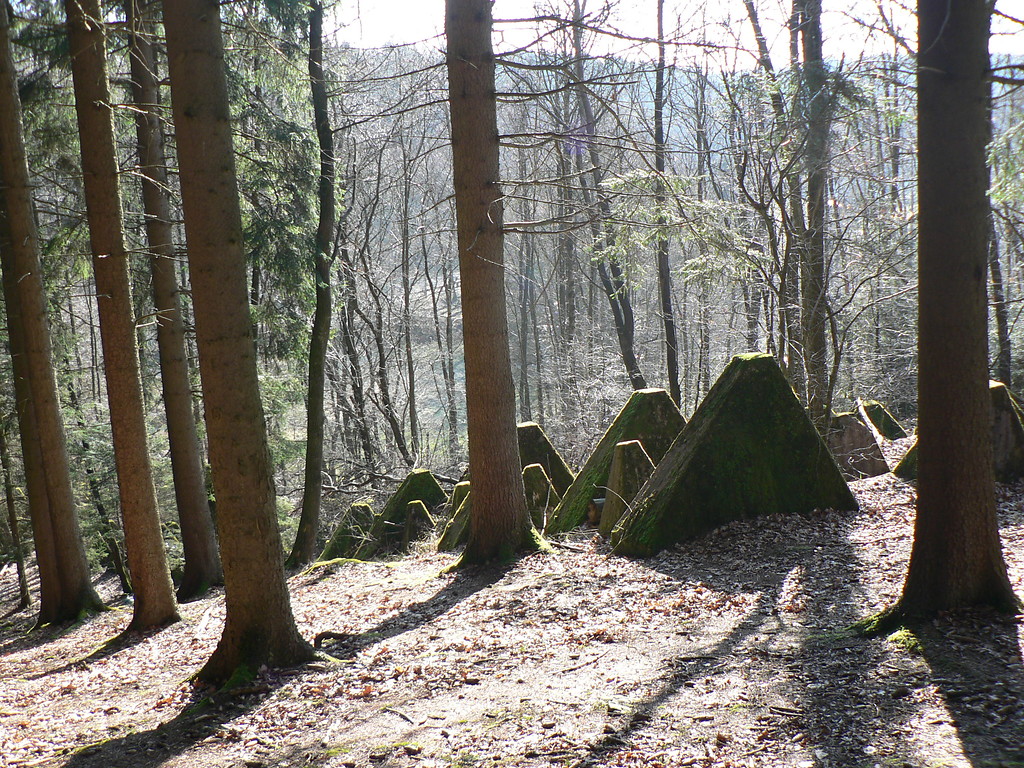 Panzersperre über den Grölisbach bei Roetgen