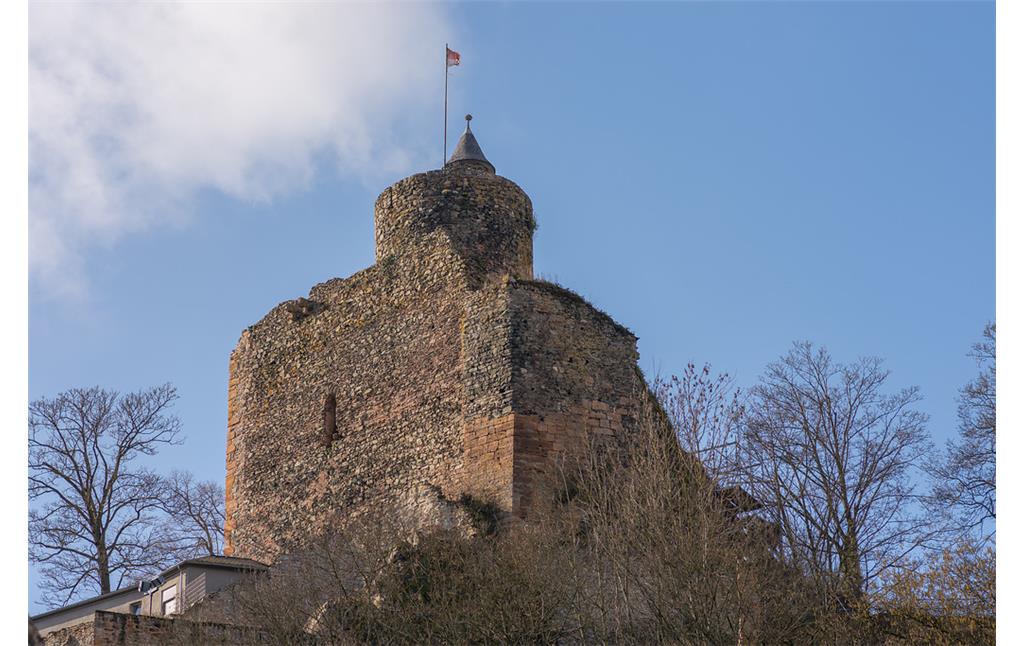 Ruine der Saarburg in der Stadt Saarburg (2019)