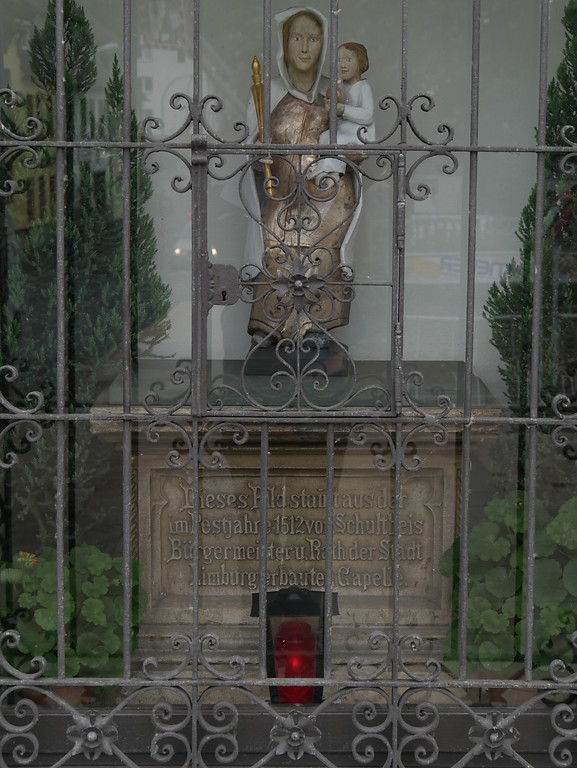 Marienfigur an der Nordseite der Alten Lahnbrücke Limburg (2017)