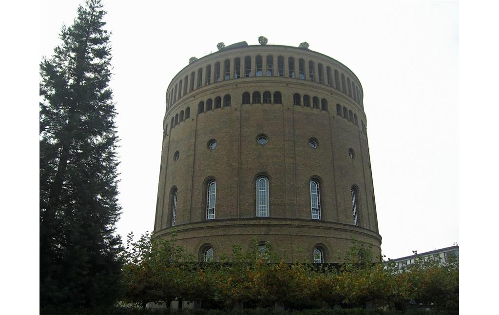 Der Wasserturm an der Kaygasse (heute Hotel im Wasserturm), Großer Griechenmarkt 61 in Köln-Altstadt-Süd (2012).