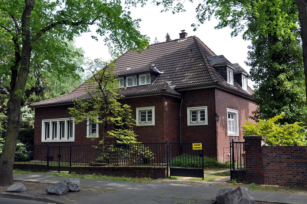 Wohnhaus Friedrich-Wilhelm-Straße 4 im Bonner Regierungsviertel (2016)