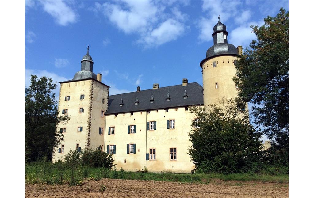 Burg Veynau bei Euskirchen aus südwestlicher Richtung (2014)