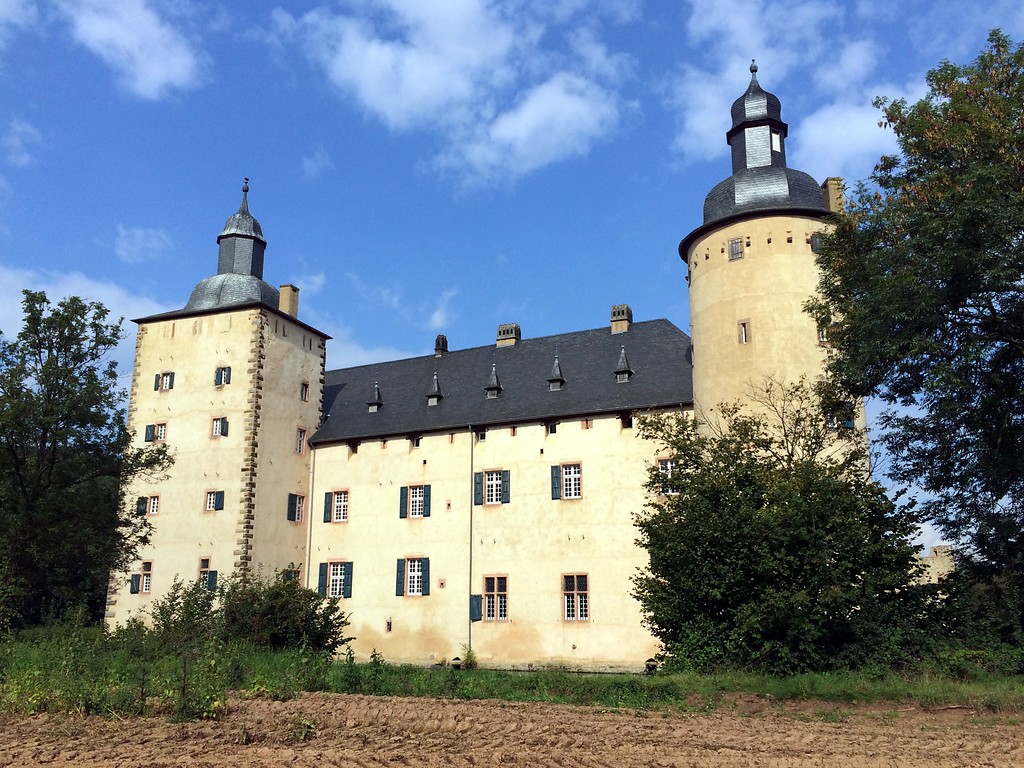 Burg Veynau bei Euskirchen aus südwestlicher Richtung (2014)
