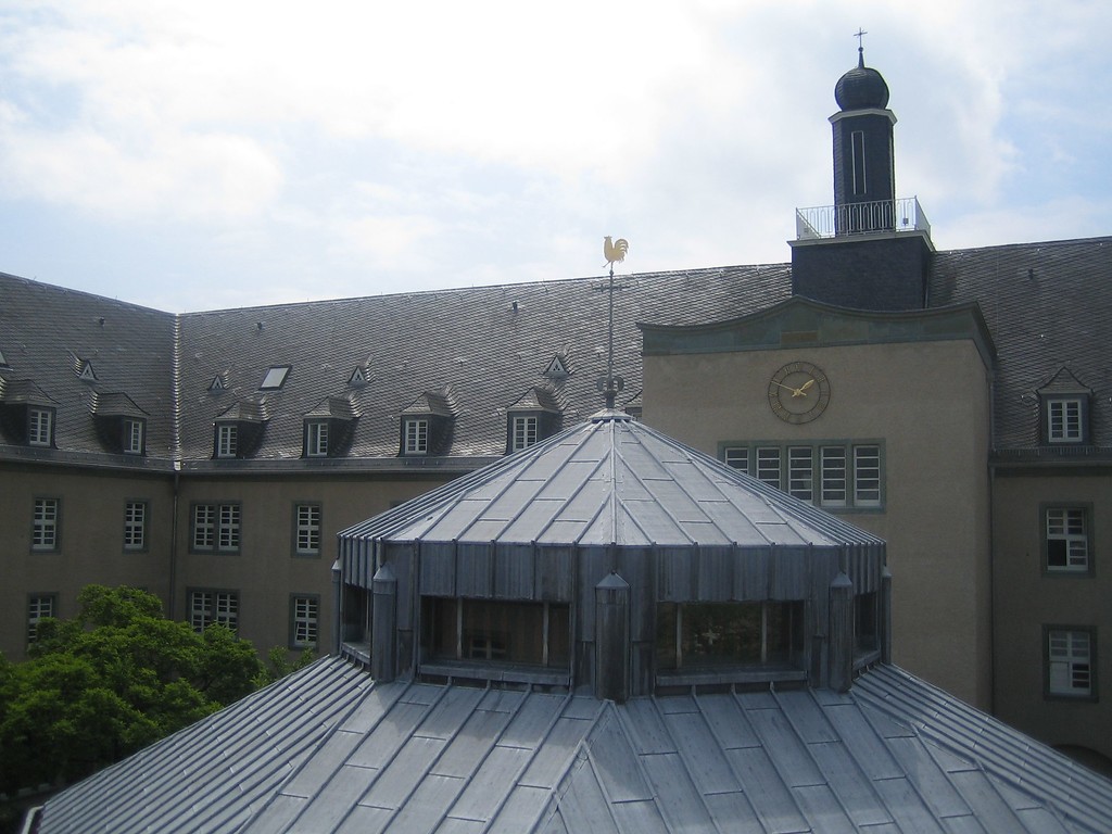 Kardinal-Schulte-Haus in Bensberg, Dach der Edith Stein Kapelle