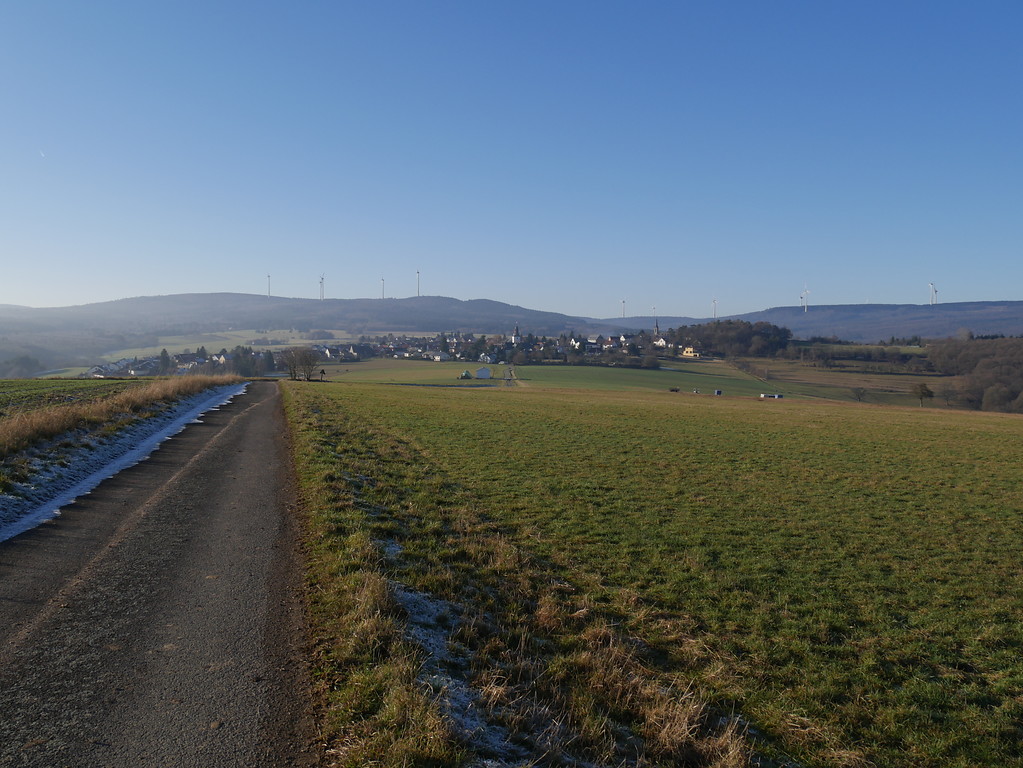 Blick von Osten auf den Ort Dörrebach in Kreis Bad Kreuznach (2016).