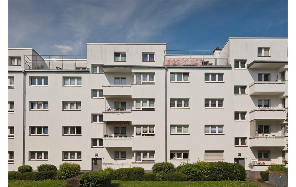 Wohnhäuser der Siedlung Weiße Stadt in Köln-Buchforst (2017)