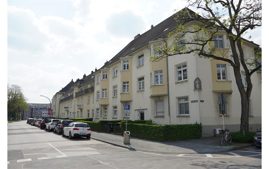 Blick in die Custodisstraße im Germanen-Viertel in Köln-Deutz (2022)