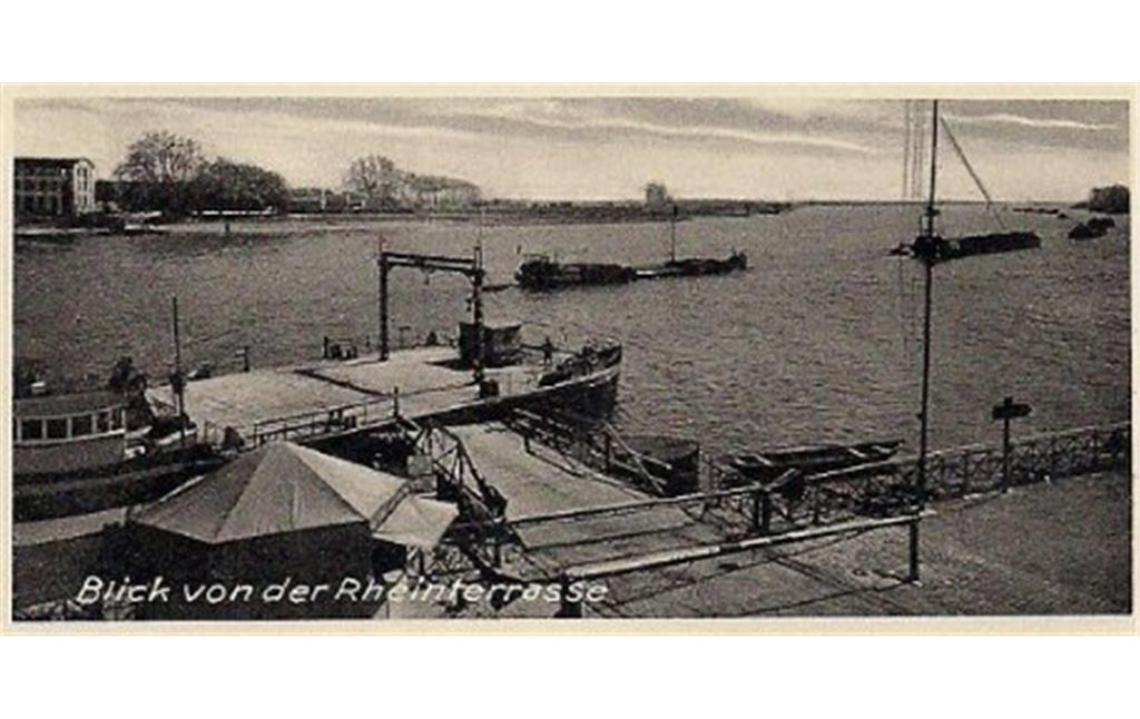 Historische Fotografie von der Rheinterrasse aus auf die Fähre zwischen Nierstein und dem Kornsand (1950er Jahre)