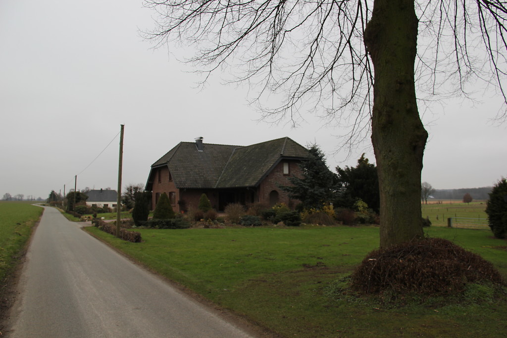 Das moderne Wohnhaus am Mollenhof (Uedemerfelderweg 17) in Uedem (2013)