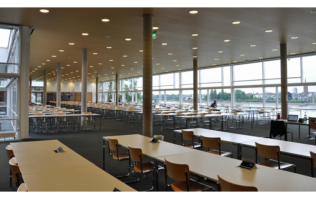 Ansicht des Lesesaals der Universitäts- und Landesbibliothek Bonn (2017).