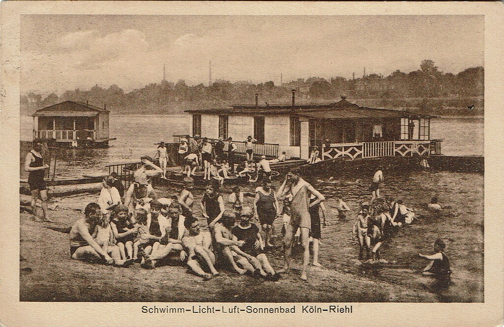 Riehler Schwimmbäder: historische Fotopostkarte "Schwimm-Licht-Luft-Sonnenbad Köln-Riehl" aus dem Jahr 1926.