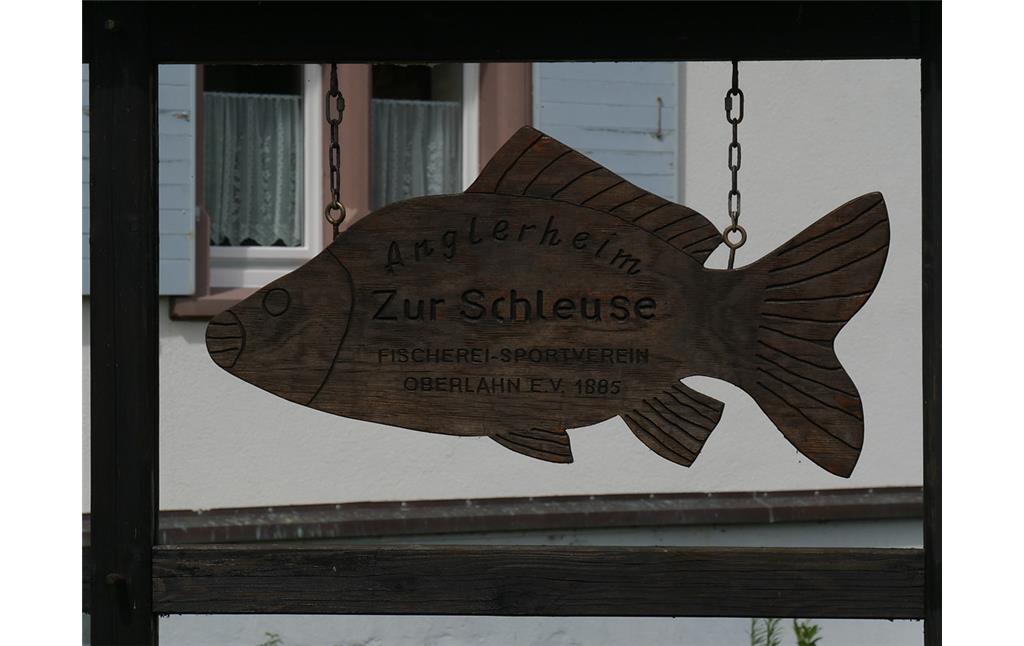 Schild am Schleusenwärterhaus der Schleuse Fürfurt bei Villmar (2017)