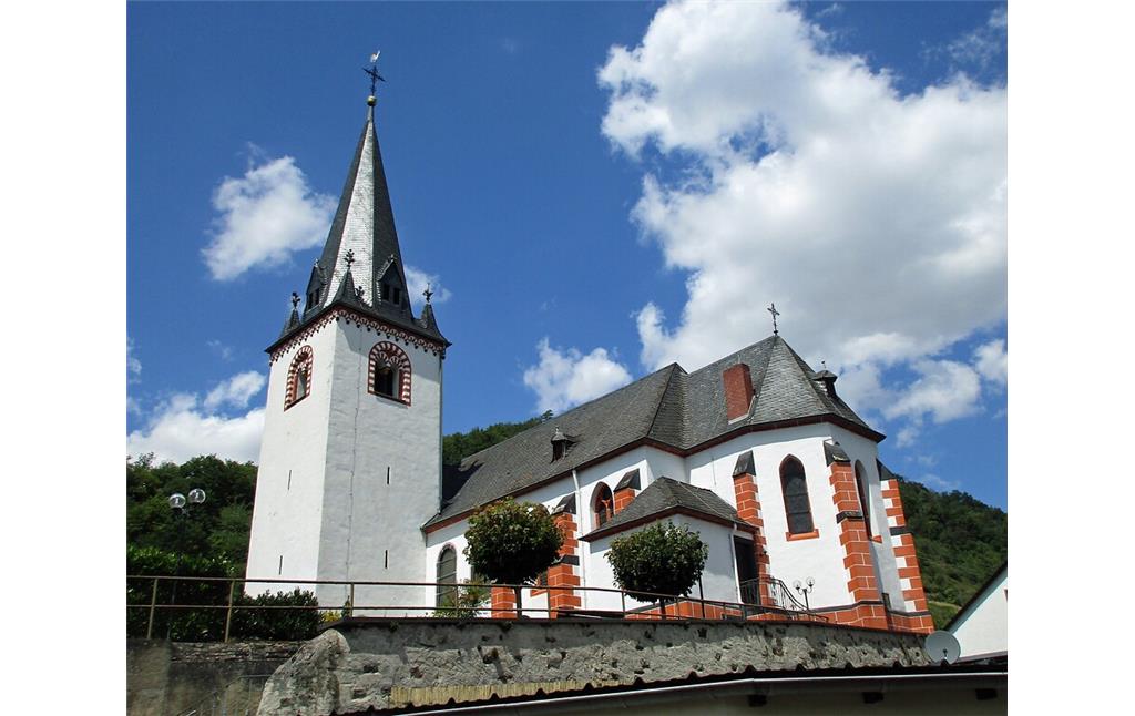 Die Pfarrkirche St. Luzia im staatlich anerkannten Erholungsort Löf an der Mosel (2020).