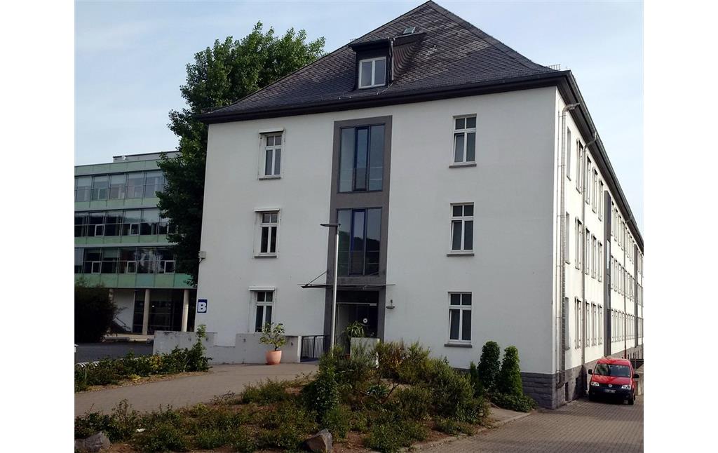 B-Gebäude des Campus Koblenz der Universität Koblenz-Landau (2015).