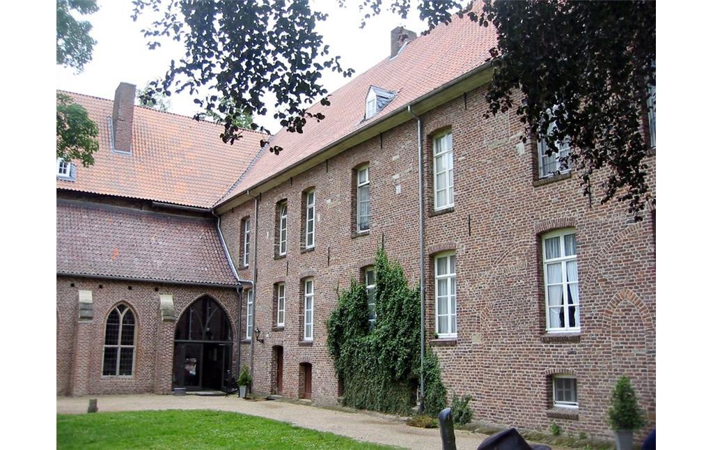 Östlicher Gebäudetrakt des ehemaligen Zisterzienserinnenklosters Graefenthal bei Goch (2009)