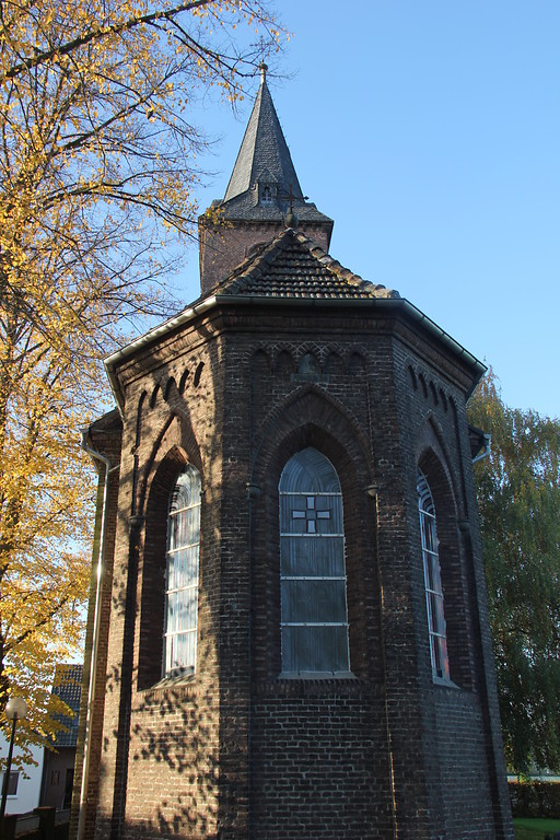 Der Chor der ehemaligen Garnisons- und heutigen evangelischen Kirche in Kleve-Schenkenschanz (2015)