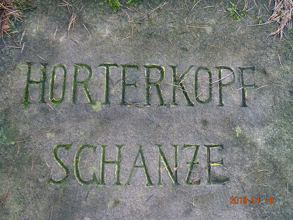 Ritterstein Nr. 145 Horterkopf Schanze 1793-94 nordwestlich von Waldleiningen (2019)