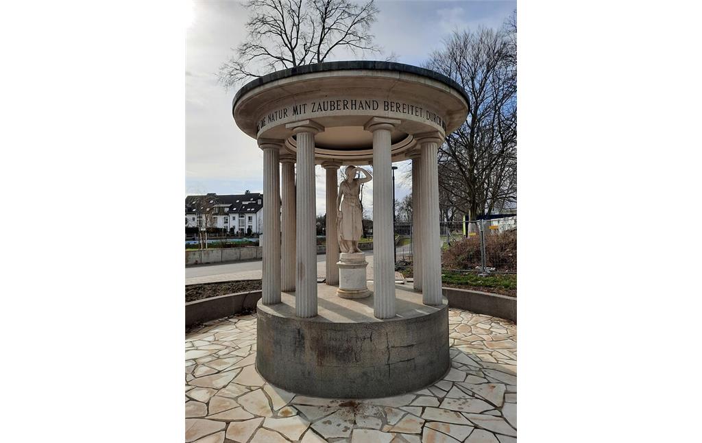 Hassia-Sprudel Trinkbrunnen an der Stadthalle Bad Vilbel (2021)