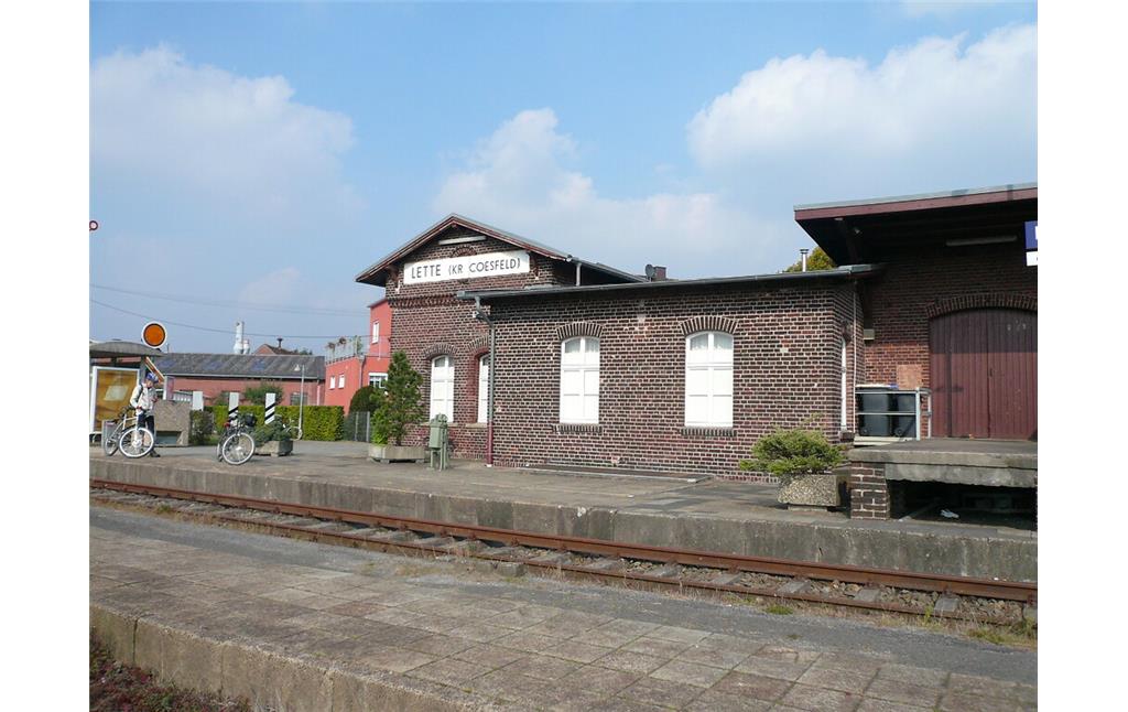 Der Museumsbahnhof Lette in Coesfeld von der Bahnsteigseite aus gesehen (2008)