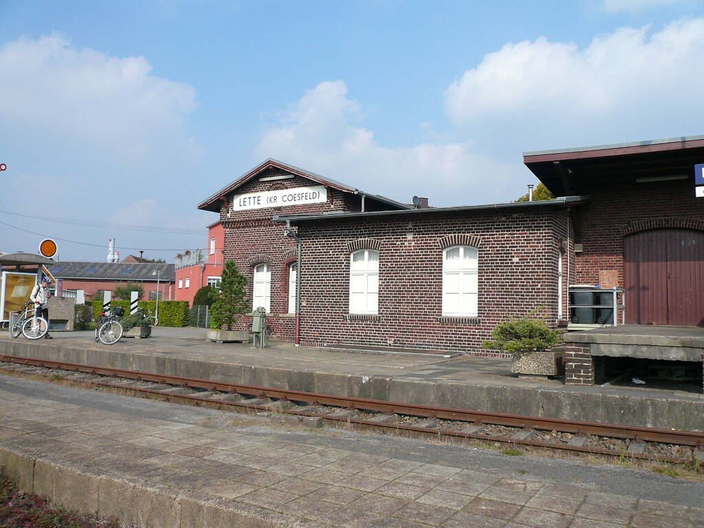 Der Museumsbahnhof Lette in Coesfeld von der Bahnsteigseite aus gesehen (2008)