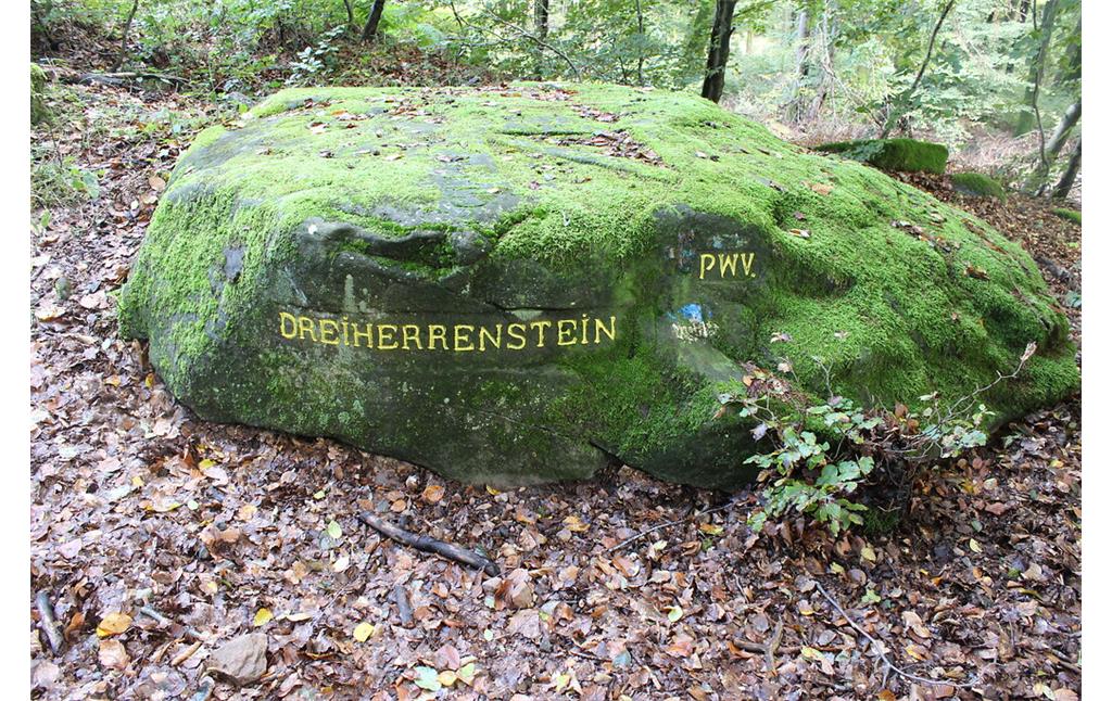 Ritterstein Nr. 57 "Dreiherrenstein" bei Hermersbergerhof (2021)