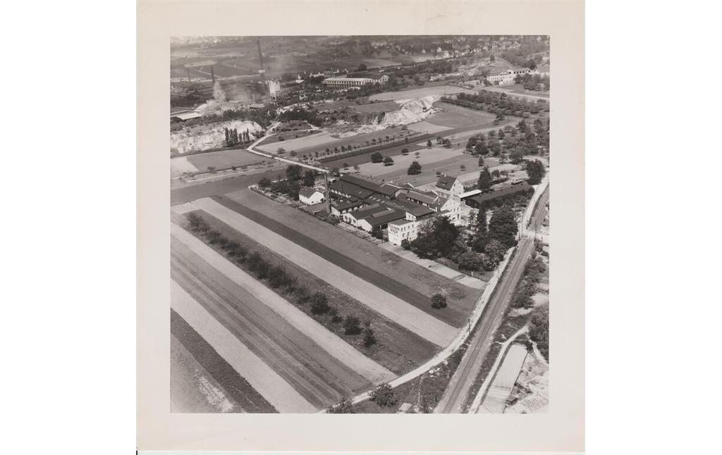 Historische Luftaufnahme der Firmengebäude Feld & Hahn (1950er/1960er Jahre)