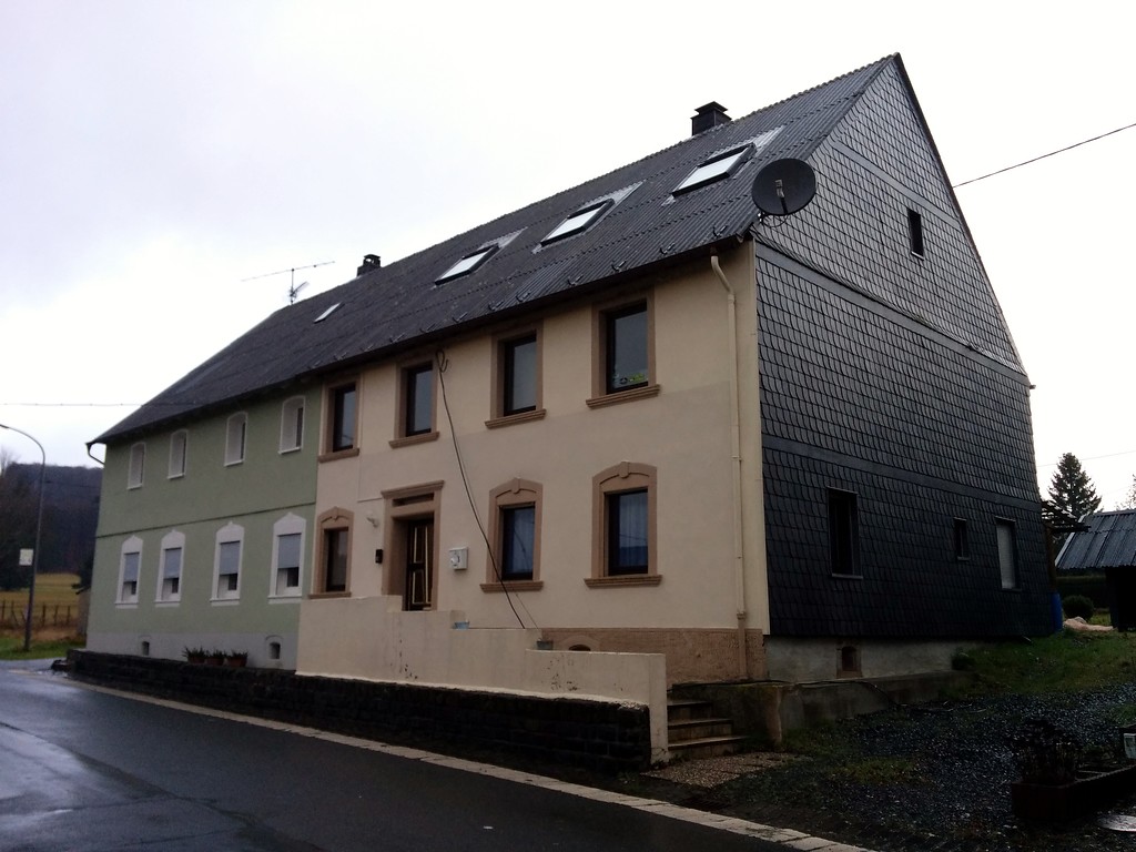 Frontansicht eines Hofes bei der alten Mühle Einschiederhof bei Börfink (2015)