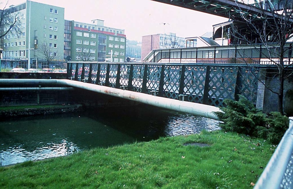 Die Adlerbrücke über die Wupper (1994).