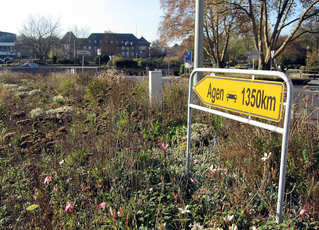 Verkehrskreisel am Platz d'Agen, nahe des früheren Standorts des Alten Jüdischen Friedhof "auf dem Doelen" in Dinslaken (2011)