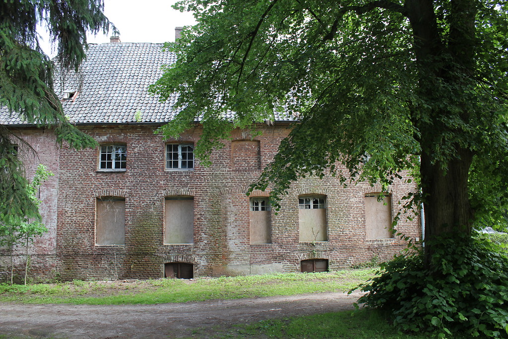 Ehemaliges Schulgebäude von Diersfordt (2012).