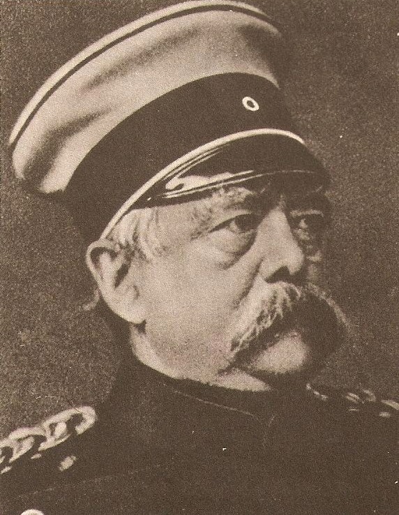 Historische Fotografie von 1877: Brustbild-Portrait des Reichskanzlers Otto von Bismarck (1815-1898).