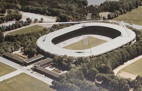 Das Müngersdorfer Stadion aus der Luft (zwischen 1975 und 2002)
