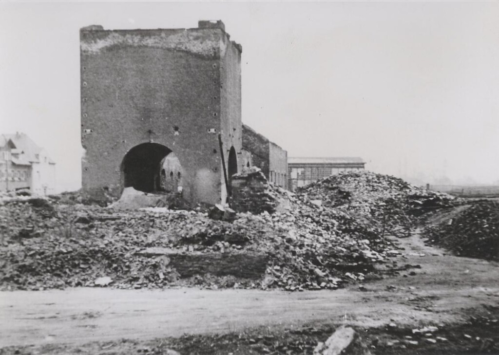 Historische Fotografie vom Abbruch der Mülhofener Hütte in Bendorf (1933/34)