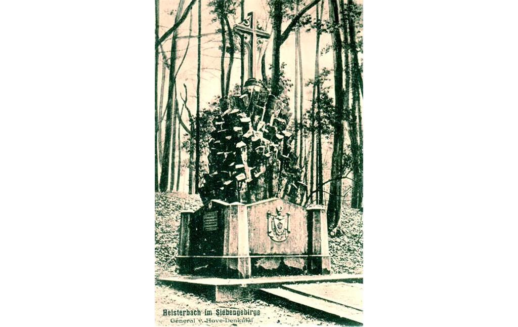 Historische Postkarte mit Abbildung des Grabmals von Hobe an der Abtei Heisterbach (um 1915).