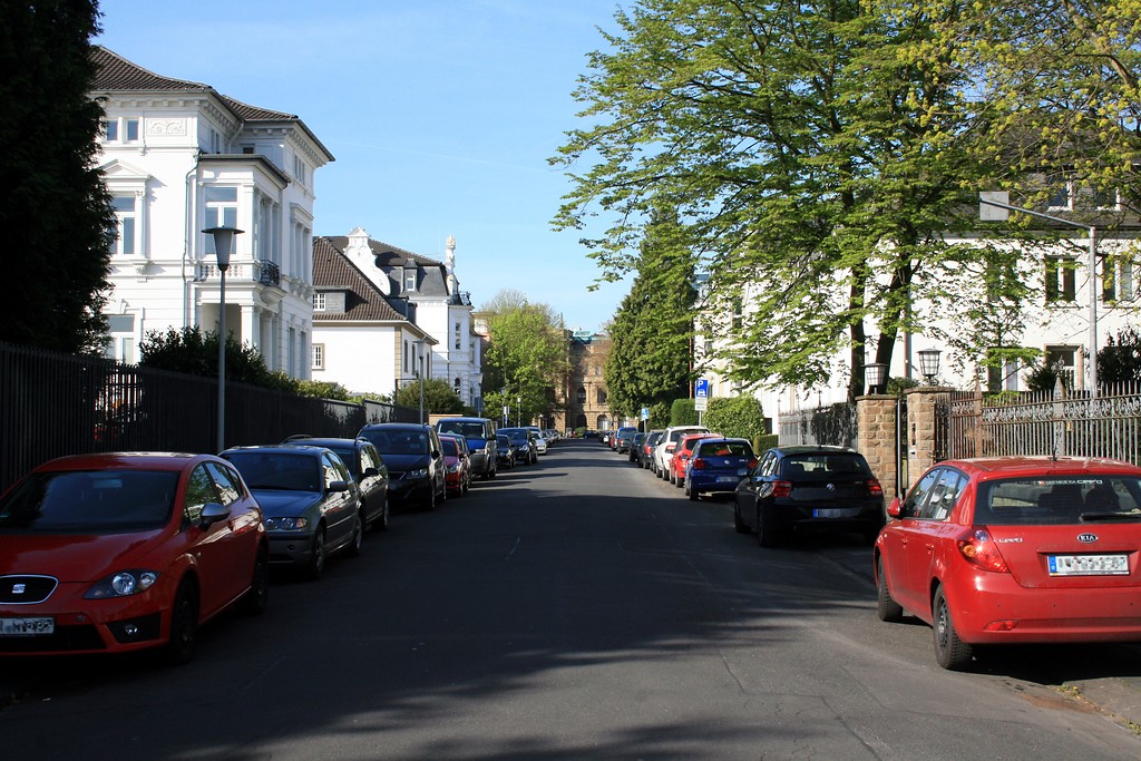 Kaiser-Friedrich-Straße in Bonn, Blick in Richtung Adenauerallee (2015).