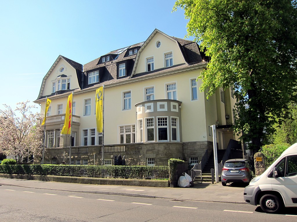 Villa Kurt-Schumacher-Straße 8/9 im Bonner Regierungsviertel (2015).