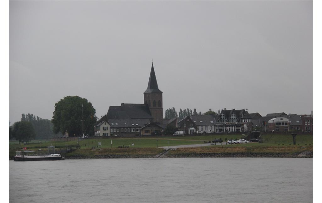 Das ehemalige Städtchen Grieth am Rhein, heute Stadtteil Kalkar-Grieth im Kreis Kleve (2014).