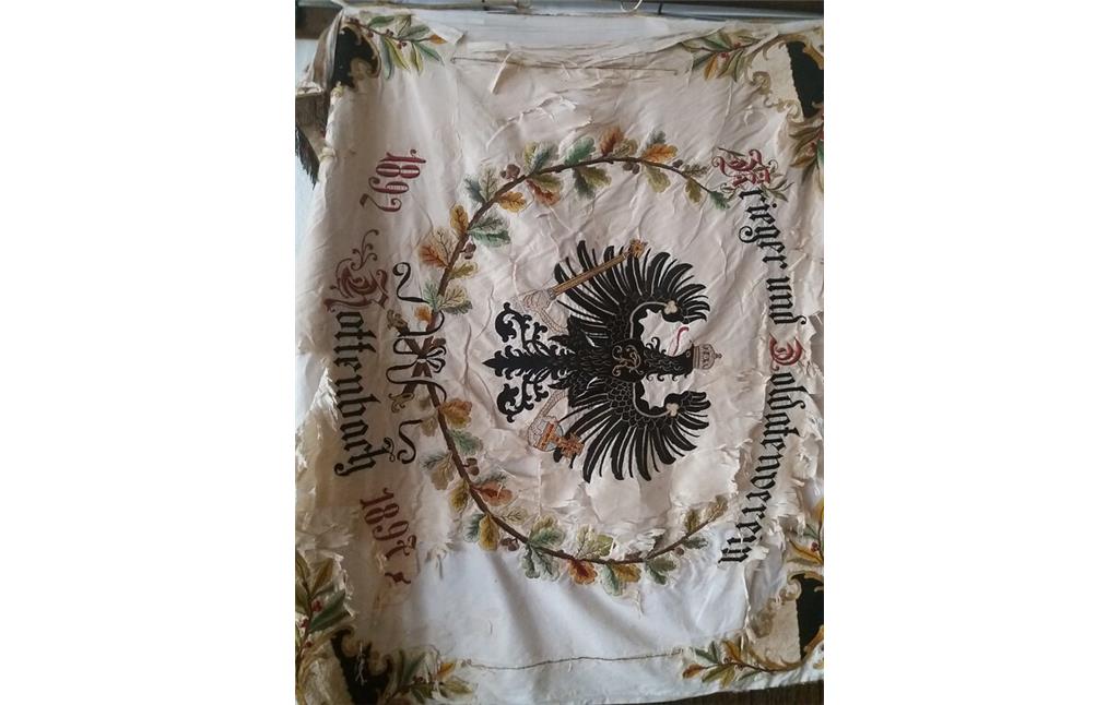 Fahne des örtlichen Kriegervereins, der im Gasthaus Faust tagte (2021)