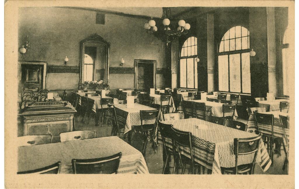 Historische Fotografie mit einem Blick in den Speisesaal im Berghotel Rittersturz bei Koblenz (1920er Jahre)