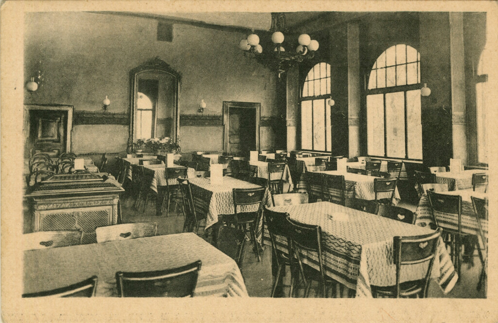 Historische Fotografie mit einem Blick in den Speisesaal im Berghotel Rittersturz bei Koblenz (1920er Jahre)