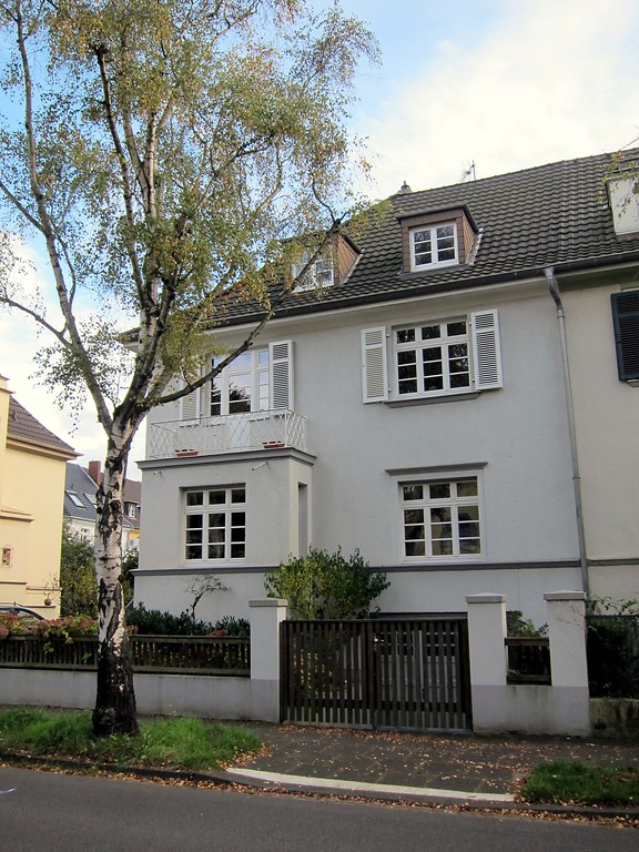 Frontansicht des Wohnhauses Coburger Straße 23 in Bonn (2014)