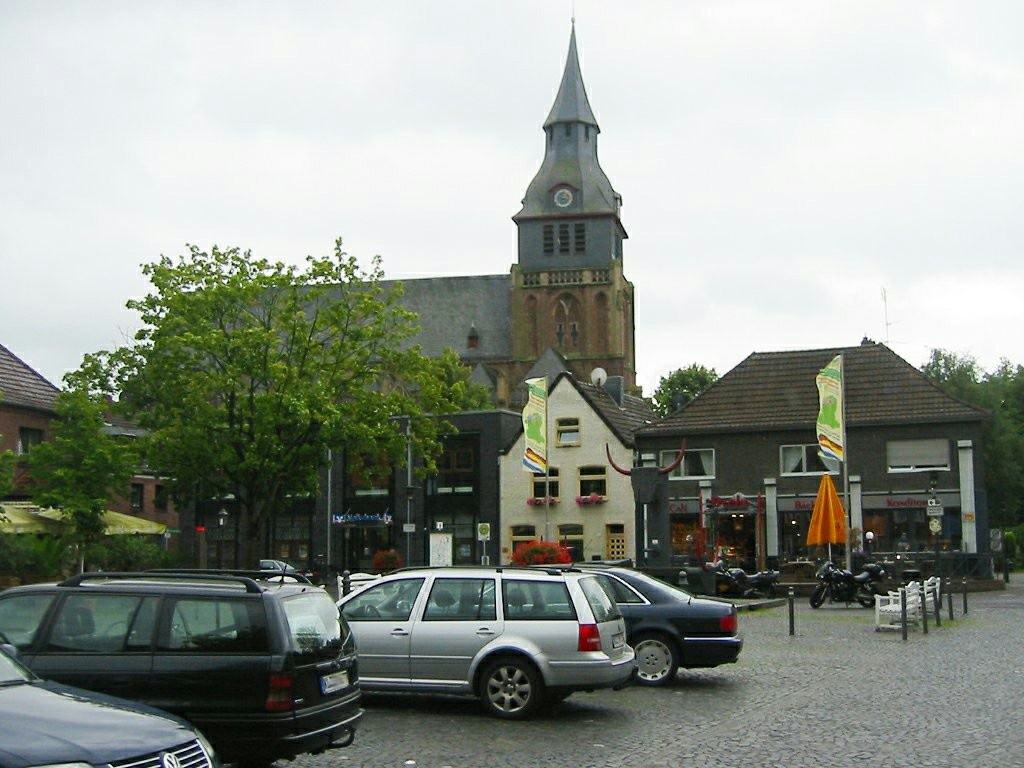 Die Pfarrkirche St. Peter und Paul in Kranenburg (2009).
