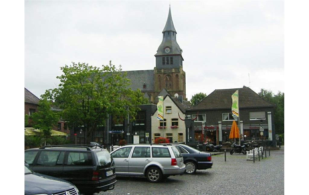 Die Pfarrkirche St. Peter und Paul in Kranenburg (2009).