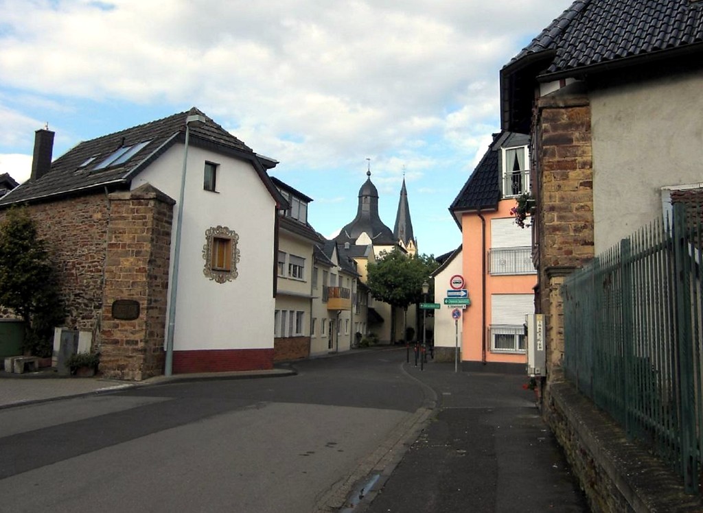 Der Mauerdurchbruch der Altenbaustraße im Westen der Ahrweiler Stadtbefestigung (2014)