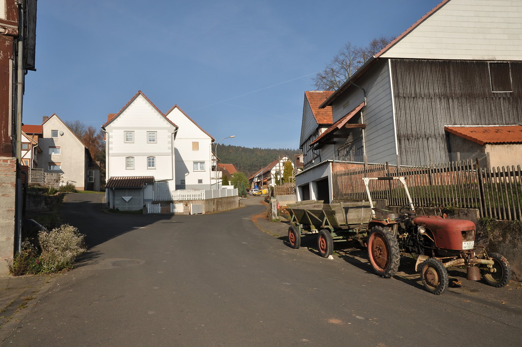 Ortsmitte Heina, Gemeinde Morschen (2011)