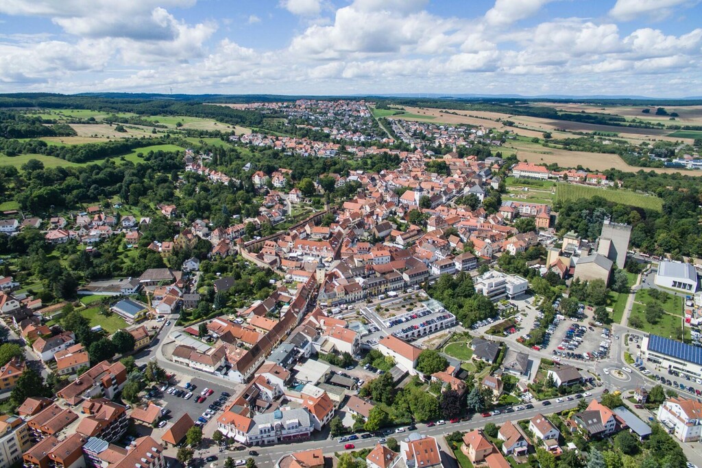 Die Stadt Kirchheimbolanden aus der Luft gesehen (2020)